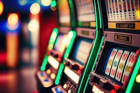 Tampilan papan Monopoly Live dengan segmen multiplier dan dealer langsung di studio profesional bolago88